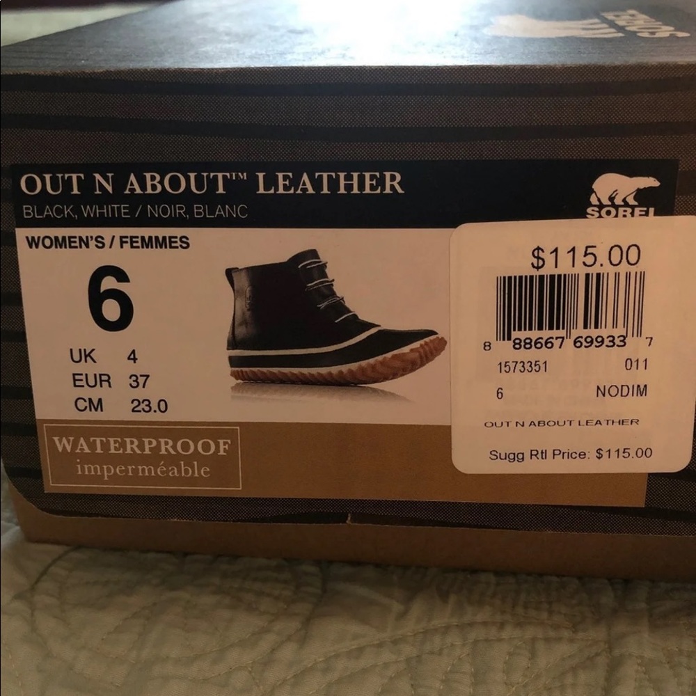 NWT Sorel Out N About Leather Boots Women’s size 6